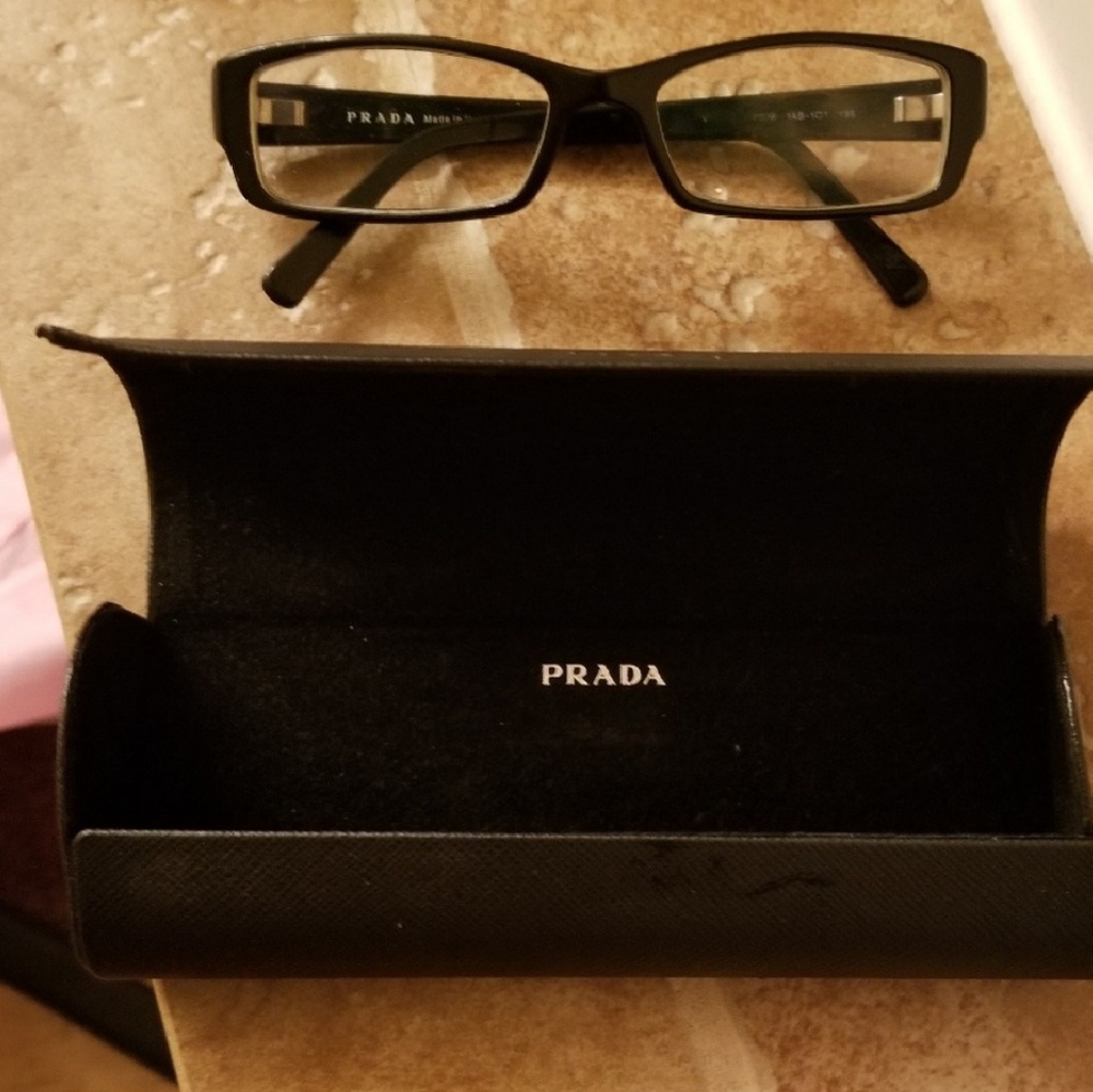 Prada Perscription Glasses EUC. Glasses & Case